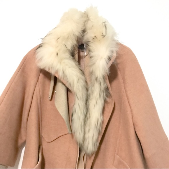 Peach wool coat with de/attachable fur - Picture 9 of 16